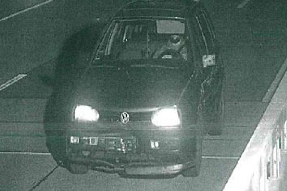 Ein 34-Jähriger ist an zwölf Tagen hintereinander immer zur gleichen Zeit durch eine Blitzanlage auf der Leverkusener Rheinbrücke gerast.