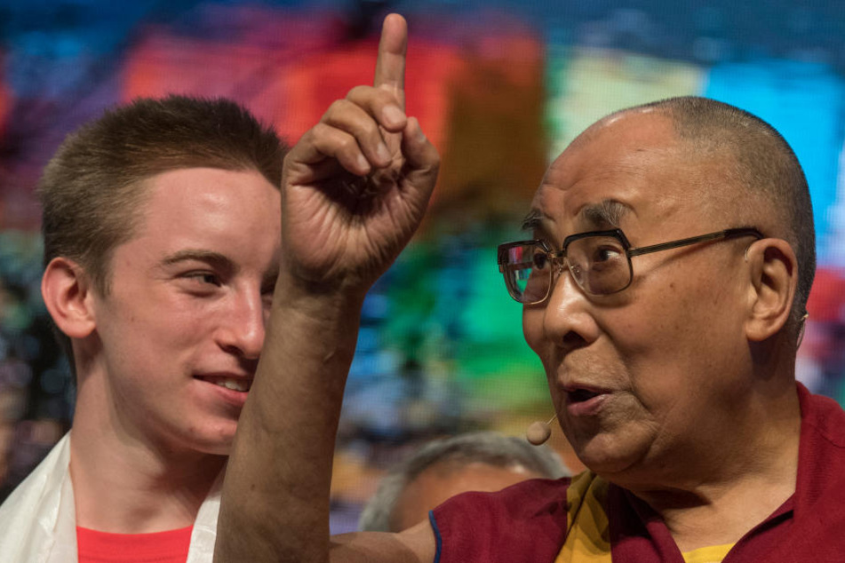 Der Dalai Lama sprach heute vor rund 1800 Schülern