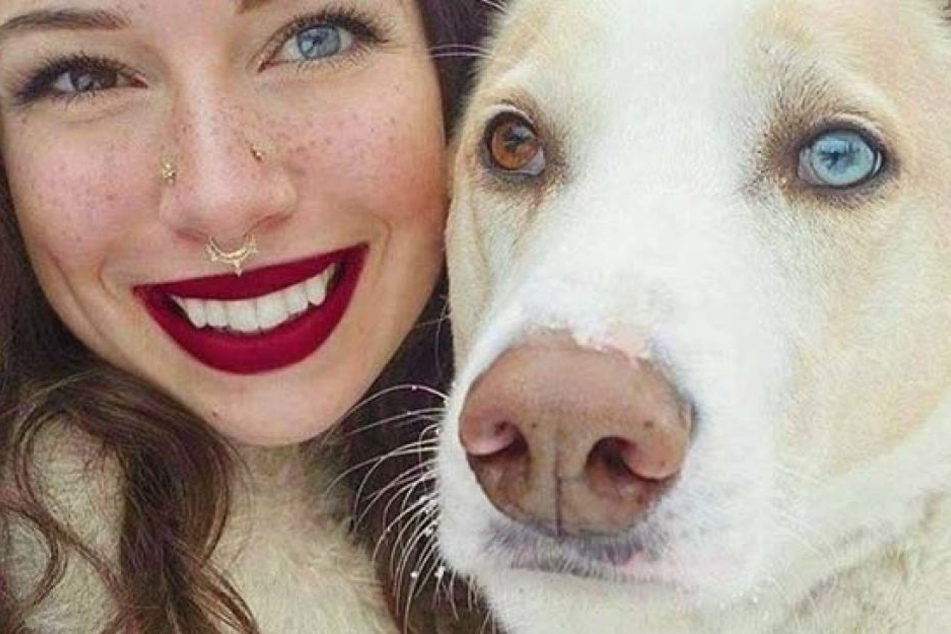 Die Krankheit der beiden nennt sich Heterochromie und ist äußerst selten.