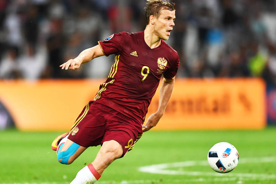 Alexander Kokorin ist sportlich einer der besten Mittelstürmer Russlands: 48 Länderspiele, 12 Tore, dazu 295 Pflichtspiele für Dinamo Moskau und Zenit St. Petersburg, in denen er 84 Mal traf und 39 Tore direkt vorbereitete.