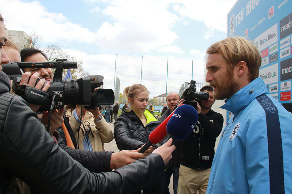 Interviews, wie hier mit Interimscoach Daniel Bierofka, wird in Zukunft erstmal nicht mehr geben.