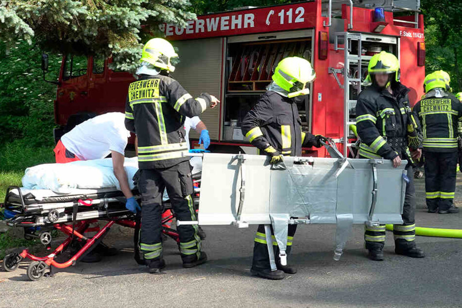 Bei dem Brand wurden zwei Personen verletzt, sie kamen ins Krankenhaus.