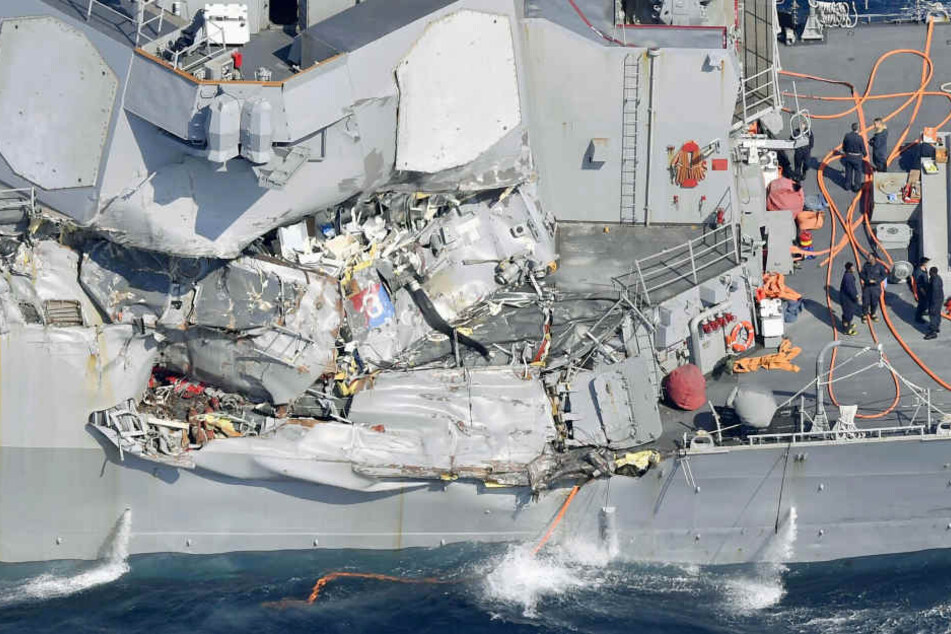 Der US-Zerstörer "USS Fitzgerald" wurde ordentlich in Mitleidenschaft gezogen. Es bestehe jedoch keine Gefahr, dass das Schiff untergeht.