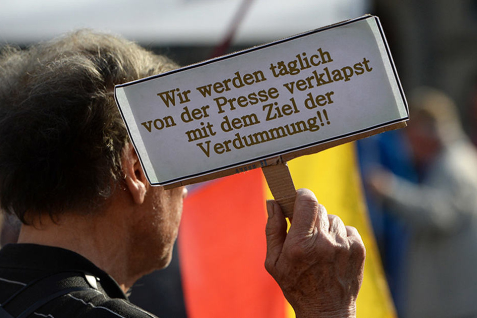 In einem neuen Wörterbuch sollen Begriffe geklärt werden, um den besorgten Bürger besser zu verstehen.