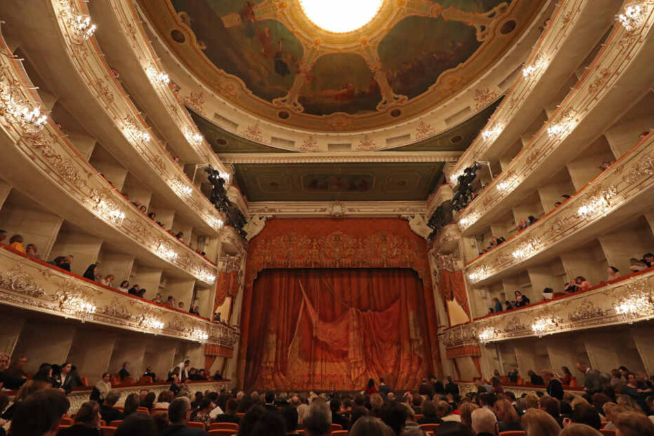 So schön wie die Semperoper: Das 1833 eröffnete Michailowski-Theater in St. Petersburg. Es wurde nach dem Bruder des Zaren benannt.