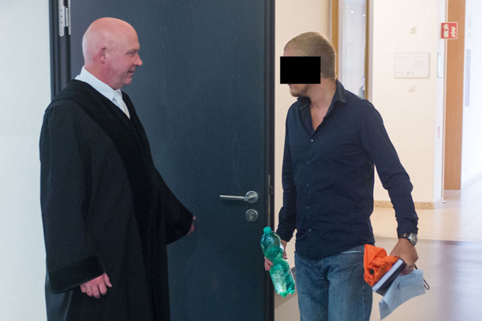 Sascha B. (32) muss einen unnötigen Einsatz von Polizei und Feuerwehr zahlen.
