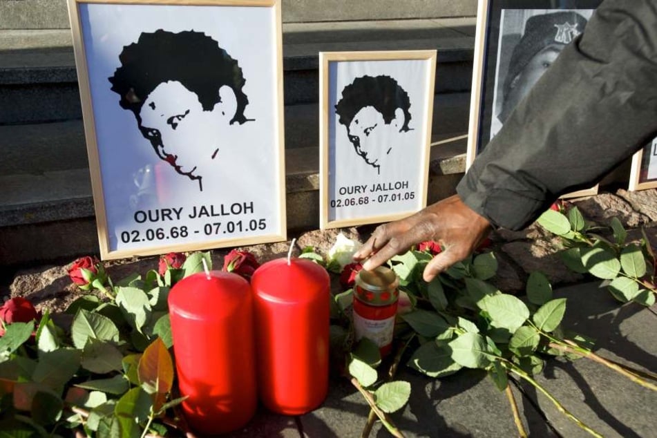 Oury Jalloh war vor 13 Jahren in einer Dessauer Polizeizelle unter mysteriösen Umständen ums Leben gekommen. Bis heute fordern Kritiker eine lückenlose Aufklärung des Falls.