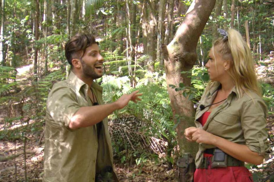 Evelyn und Domenico: Nach vielen Tränen und bösen Sprüchen ziehen die beiden dann doch endlich los.