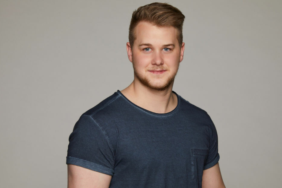 Felix van Deventer spielt bei GZSZ die Rolle von Jonas Seefeld.