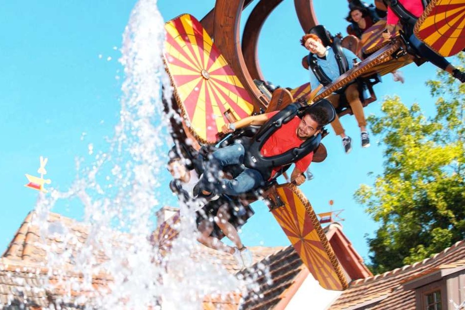 Der Tag voller Spaß endet in Aufregung für zwei Elfjährige: Sie werden im Freizeitpark vergessen. (Symbolbild)
