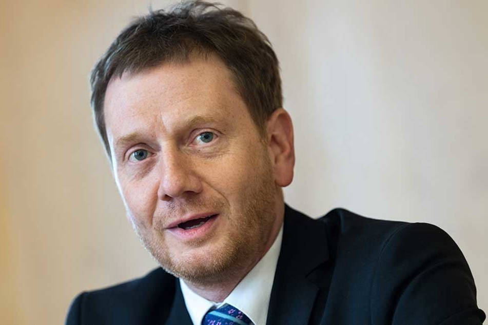 MP Michael Kretschmer (43, CDU) hat die Polizei in Schutz genommen und gegen die Presse geschossen - allerdings, ohne Details zu kennen.
