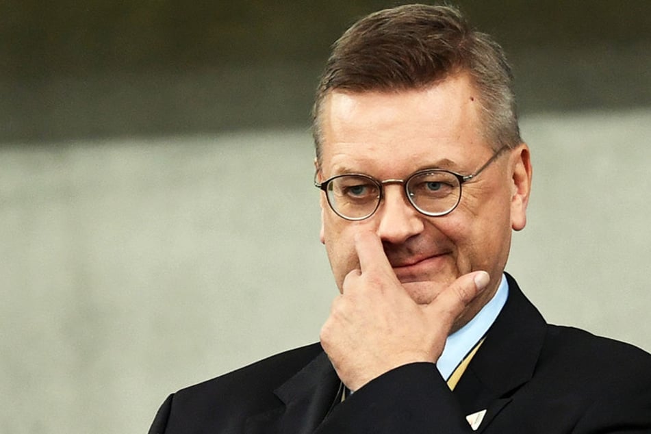 Für DFB-Präsident Reinhard Grindel wäre es ein großer Erfolg, den EM-2024-Zuschlag zu bekommen.