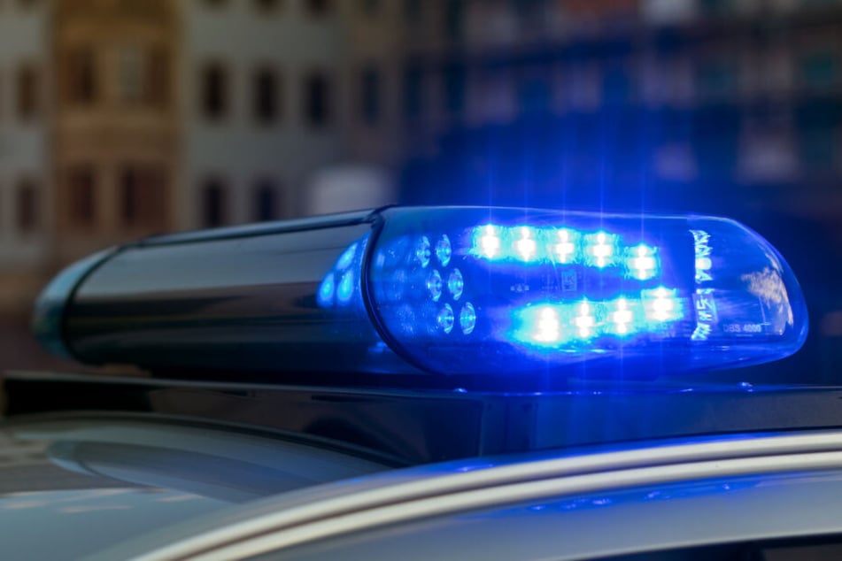 Gewaltbereite Fußball-Fans lösen in der Nacht zu Sonntag auf St. Pauli einen Polizeieinsatz aus (Symbolbild).