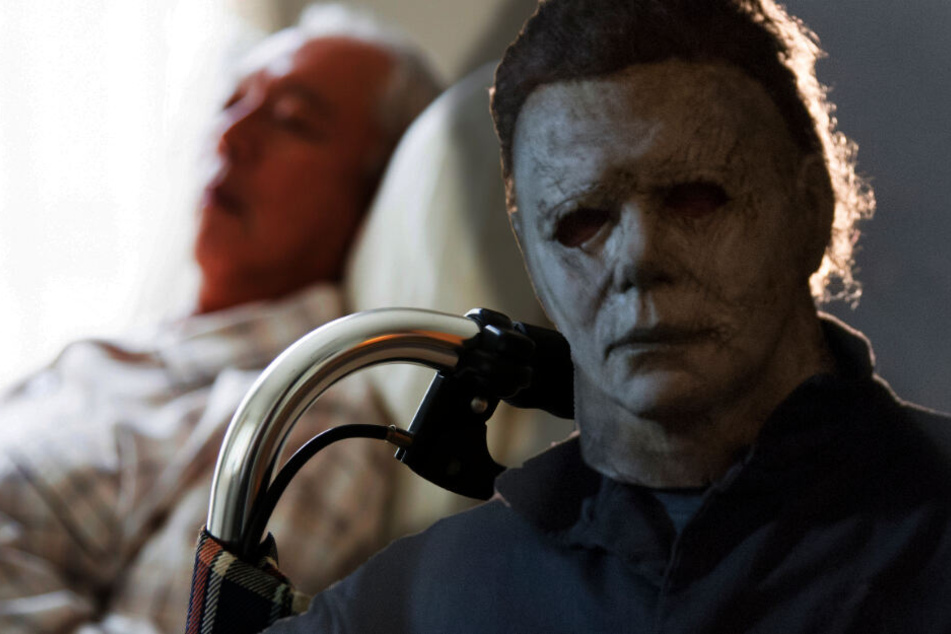 Nach "blöden Gedanken": Der Ex-Pfleger habe die Horror-Maske dann mit zur Arbeit gebracht. (Bildmontage)
