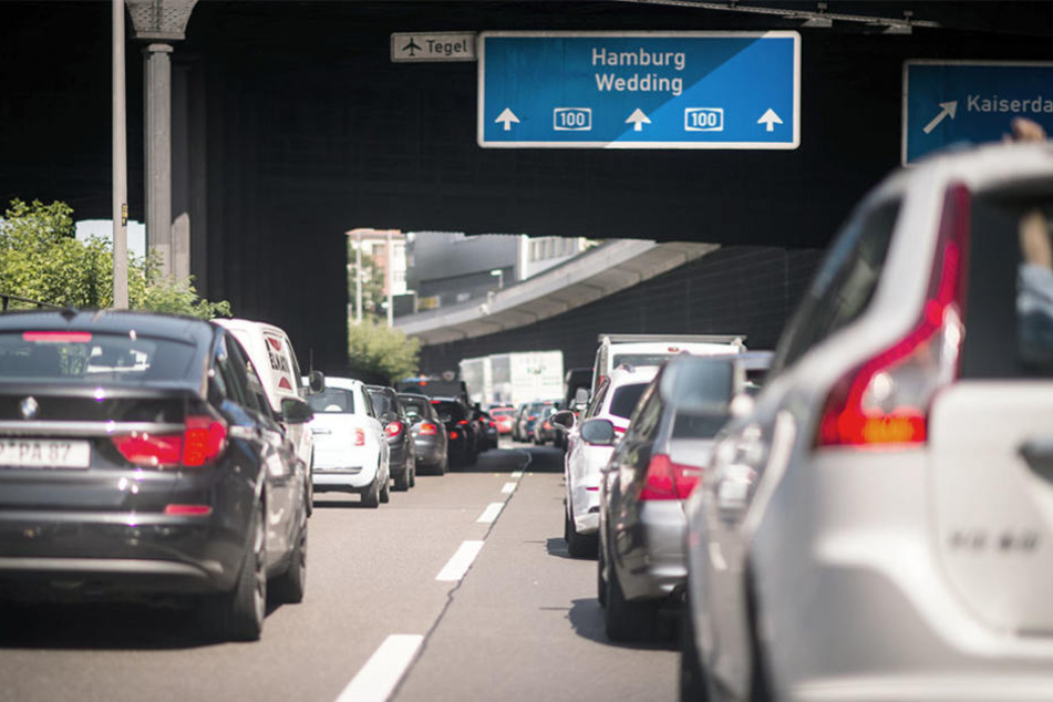 Durch einen Autounfall auf der A100 kann es am Sonntag auf dem Stadtring zum massiven Stau kommen. (Symbolbild)