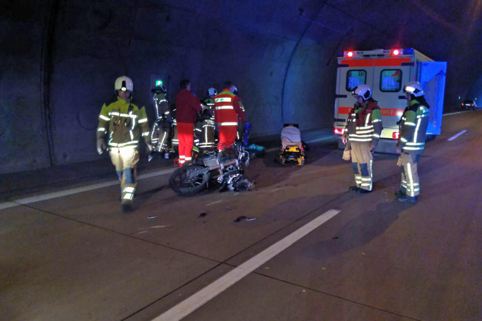 Der Motorradfahrer wurde vor Ort versorgt.