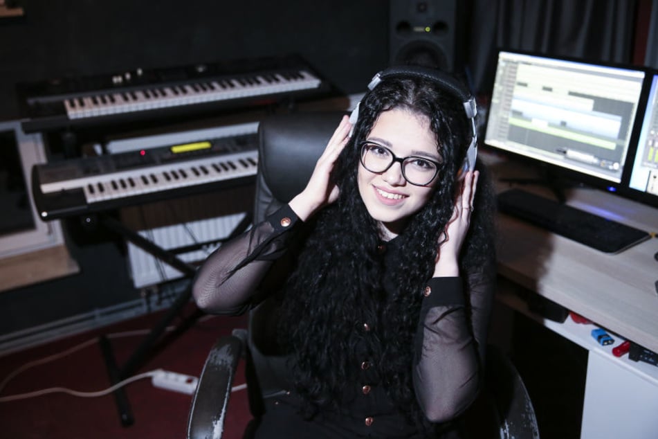 Lena-Loreen Kürschner (18) will die mit ihrem ersten eigenen Song die Charts erobern.