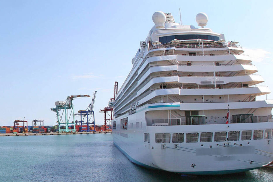 Das Kreuzfahrtschiff legte im Hafen von Valencia an. (Symbolbild)