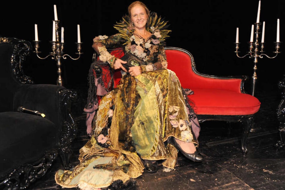 Im Kostüm ging Cornelia Funke auf Lesereise.