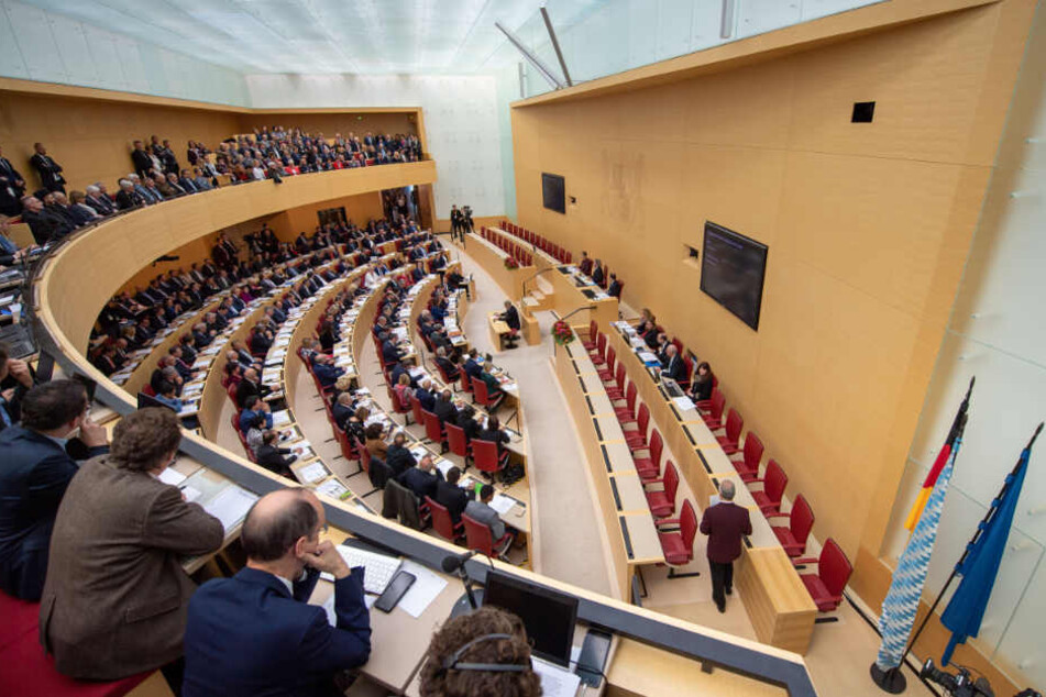 Der neue Landtag in Bayern besteht aus 55 Frauen und 150 Männern. (Archivbild)