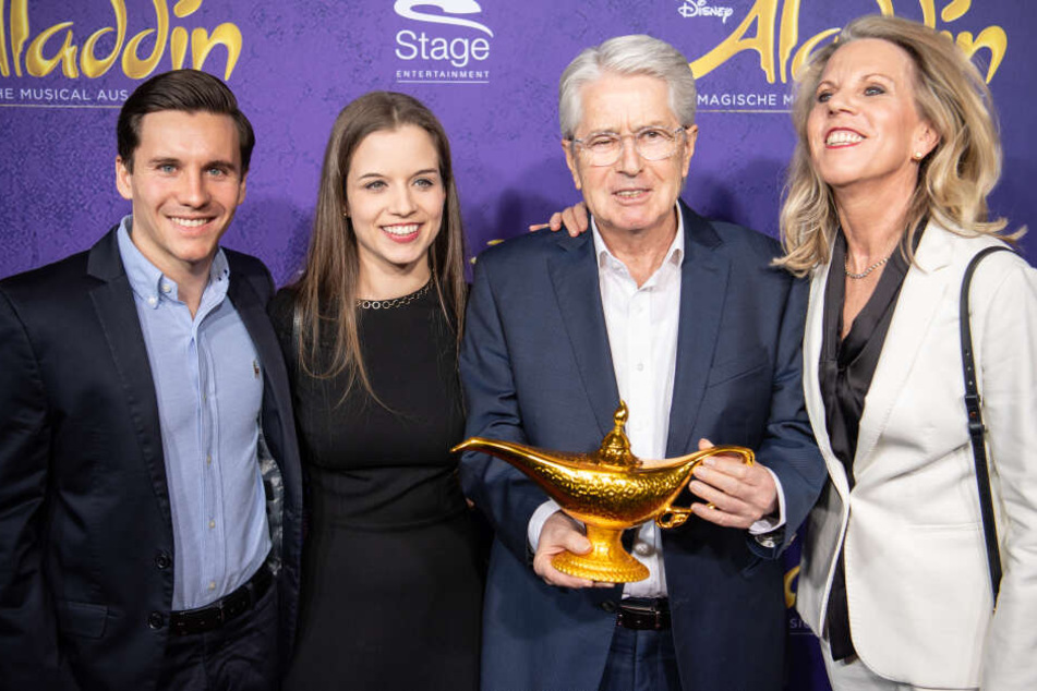 Moderator Frank Elstner mit seiner Familie.