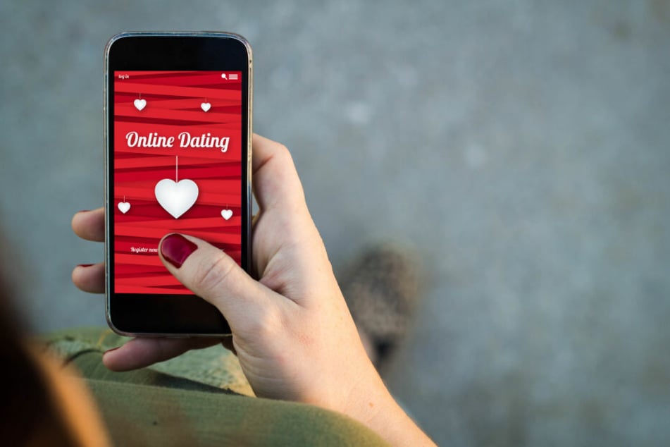 Über eine Dating-Plattform lernten sich die Singles kennen. Doch das Treffen endete in einem Raub. (Symbolbild)