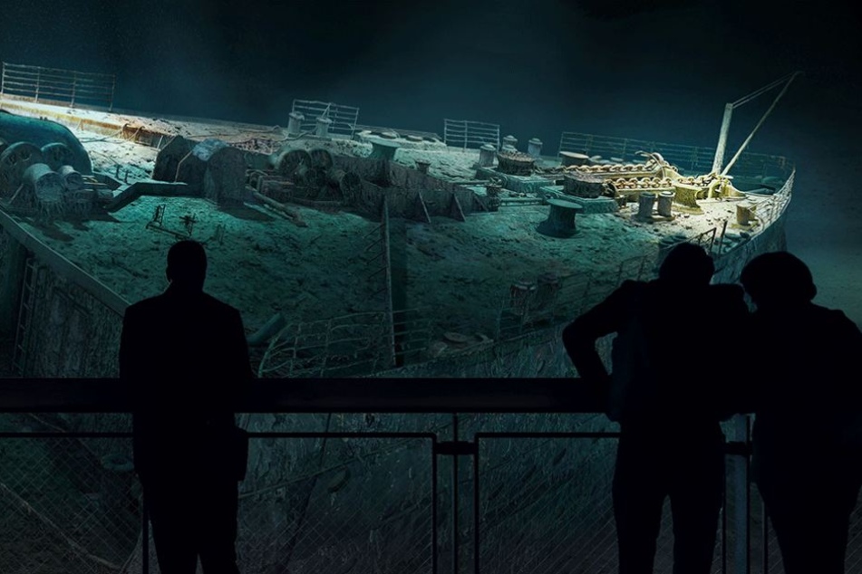 Erster Blick auf das neue Panometer-Kunstwerk in Leipzig: Das Schiffswrack der „Titanic“.