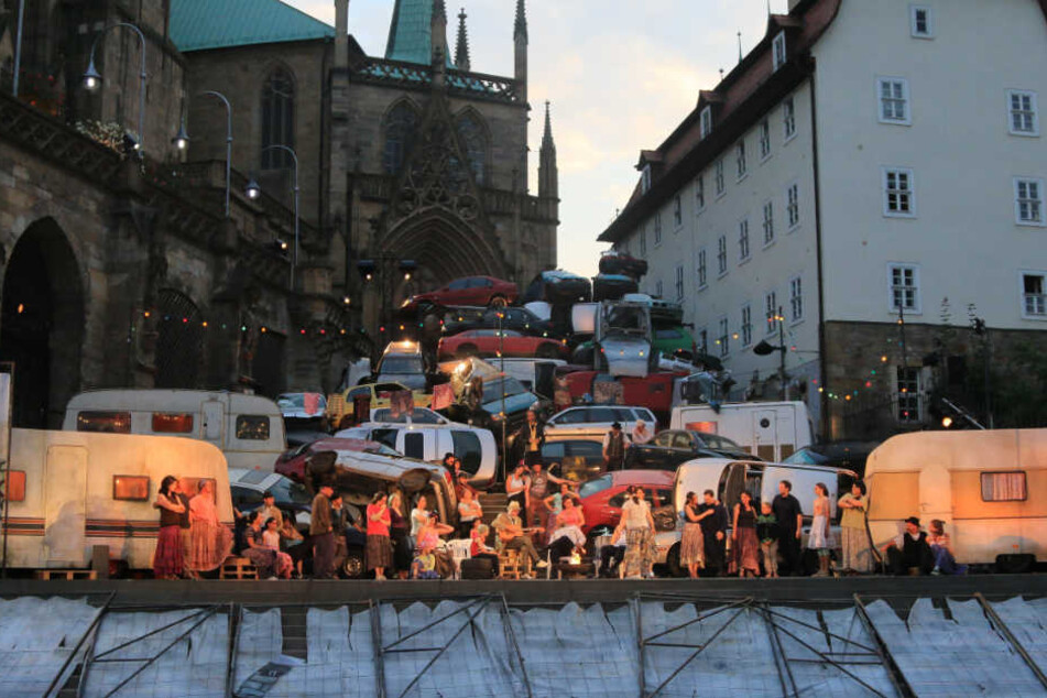 Die Oper "Carmen" wird noch bis Ende August unter dem Dom aufgeführt.