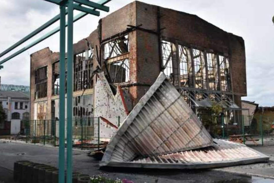 So sah die abgebrannte Kletterhalle am Tag nach dem Feuer aus.