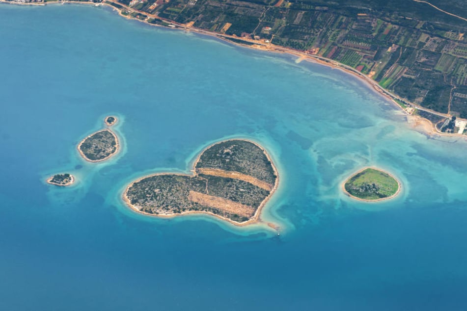 Die Insel Galešnjak vor der kroatischen Küste ist wegen ihrer Herzform weltweit bekannt.