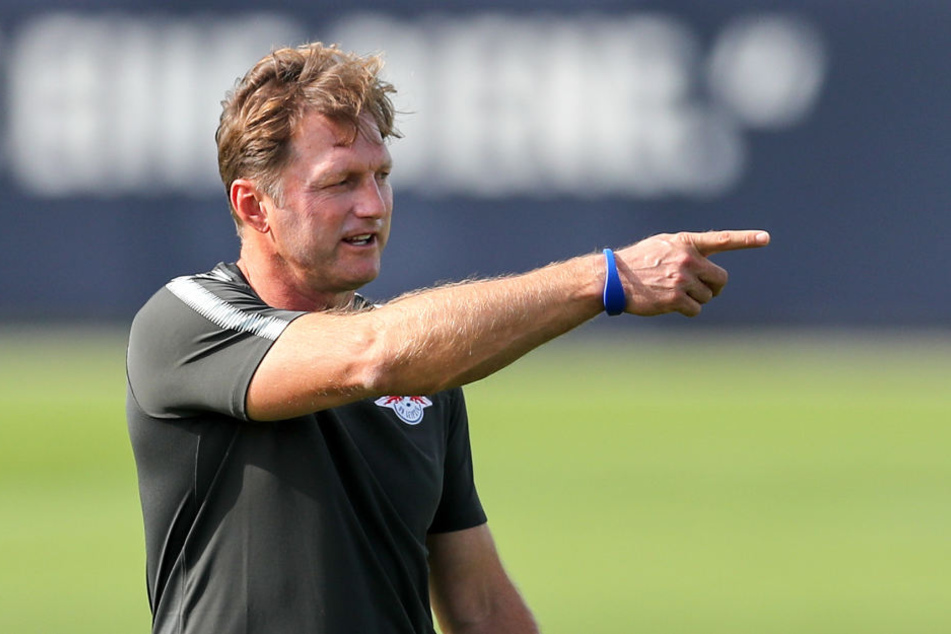 "Du bleibst draußen!" RB-Coach Ralph Hasenhüttl hat angekündigt, gegen den Hamburger SV rotieren zu wollen.