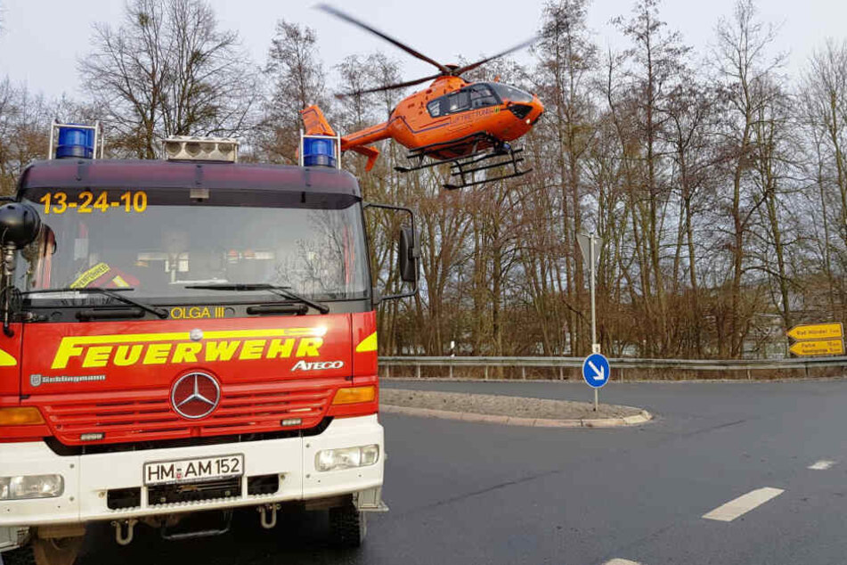 Ein Rettungshubschrauber musste an der Unfallstelle landen.