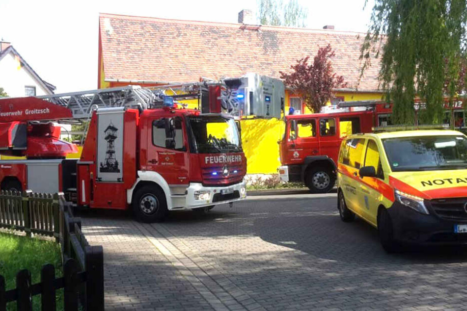 Notarzt und Feuerwehr waren vor Ort. Es konnte nur noch der Tod des 64-Jährigen festgestellt werden.