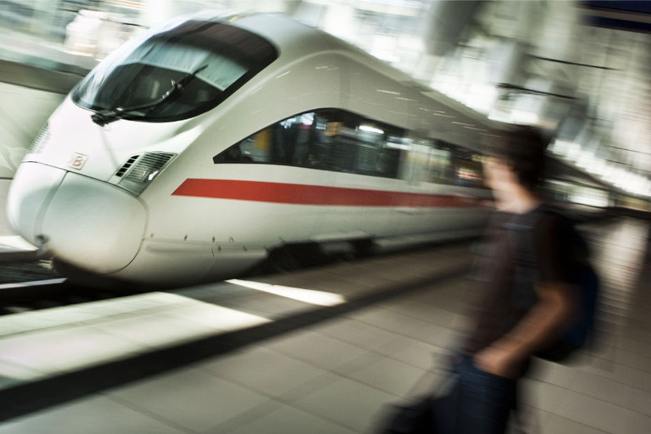 Der Fernbahnhof des Frankfurter Flughafens musste geräumt werden (Archivbild).