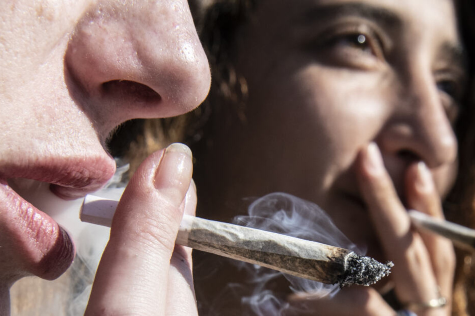 Cannabis für eine harmlose Droge gehalten, doch für Ungeborene hat die Droge gefährliche Folgen. (Symbolbild)