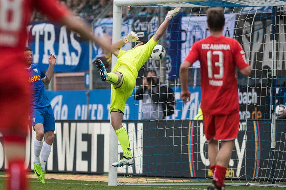 In der 82. Minute konnte Keeper Wolfgang Hesl nur noch hinter sich greifen.