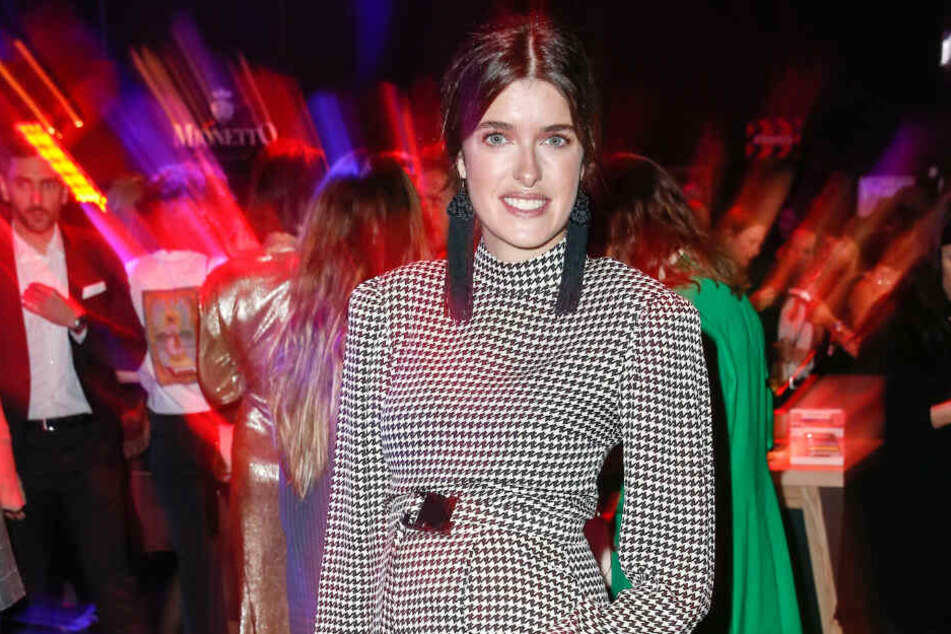 Marie Nasemann kommt zu dem Bunte New Faces Award "Style" im Spindler und Klatt
