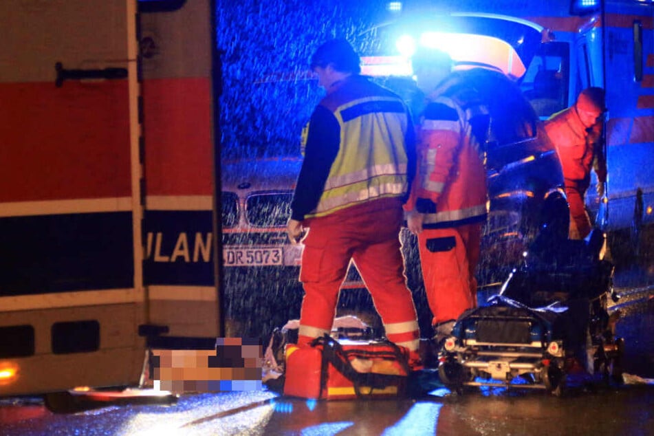 Die Rettungskräfte kämpften vergeblich um das Leben des Mannes.