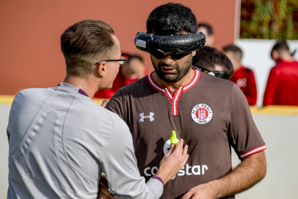 Serdal Celebi (rechts) vom FC St. Pauli schoß das "Tor des Monats".