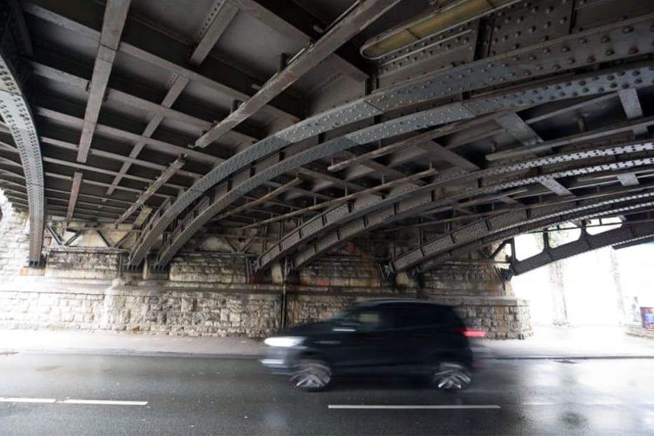 Unter anderem ist die Brücke an der Von-der-Recke-Straße betroffen.