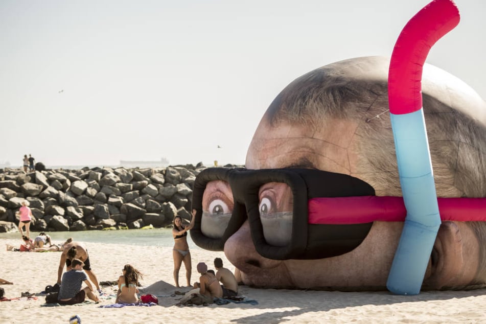 Beliebtes Fotomotiv: Skulptur "Looking for Sharks"