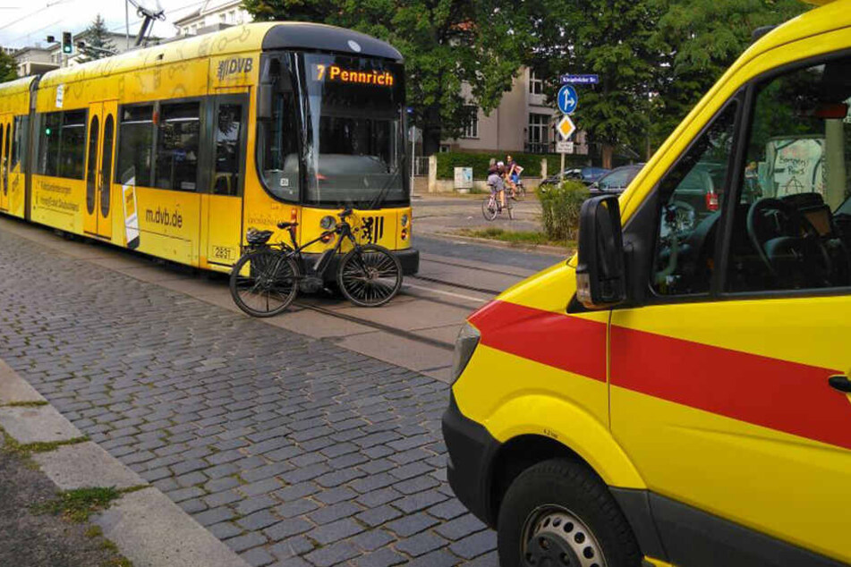 Der Notarzt musste sich um den schwer verletzten Mann kümmern.