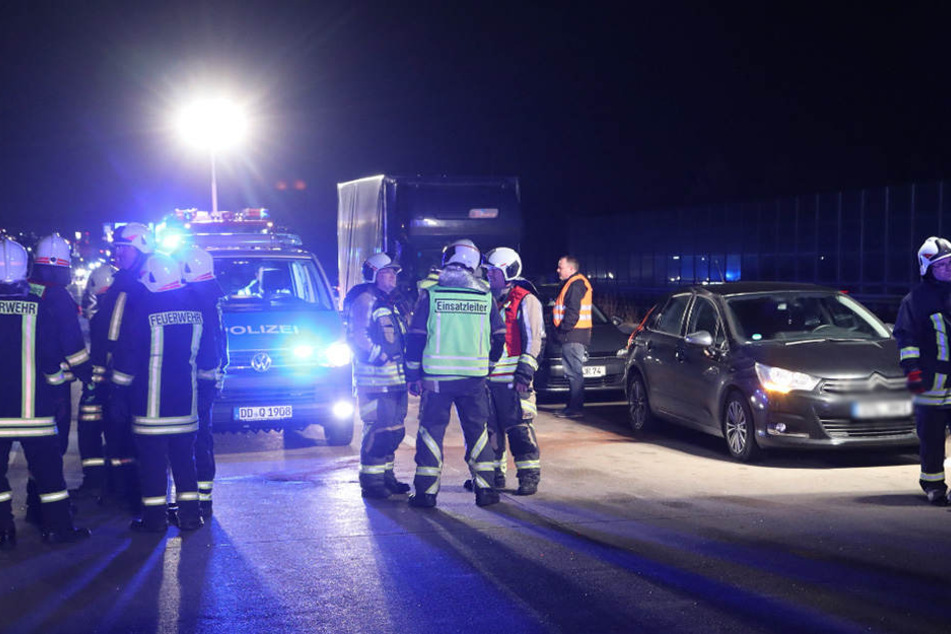 Drei Autos und ein Kleintransporter waren in den Unfall verwickelt.
