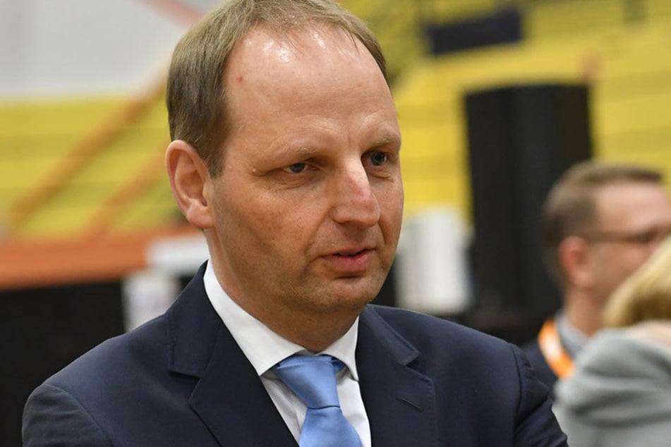 Hat noch viel Arbeit vor sich: Thomas Heilmann (CDU, 52) fordert mehr Geld um die Schulen zu verbessern und auszubauen.