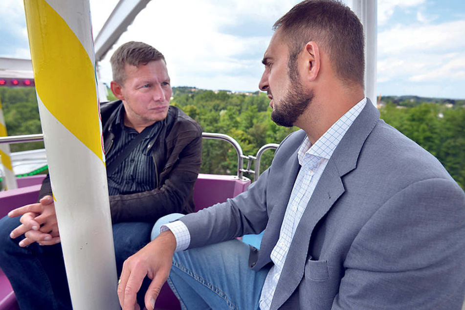Anregende Höhenluft: Jesko Vogel (43, rechts), OB von
Limbach-Oberfrohna, im Gespräch mit TAG24-Redakteur
Frank Harnack (45) in 38 Meter Höhe
