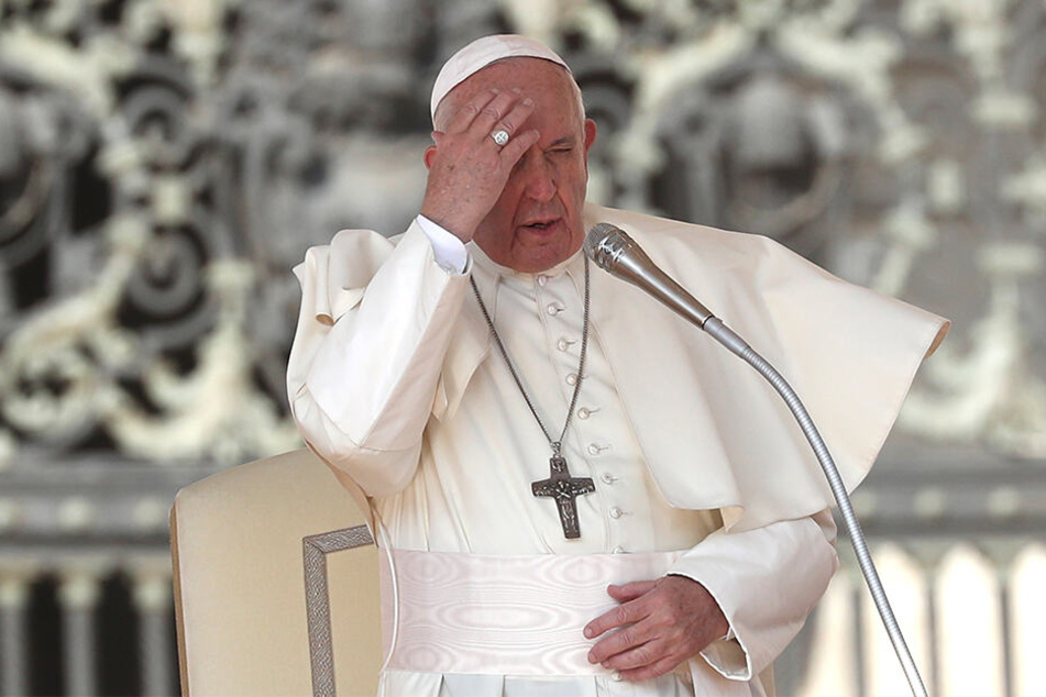 In nomine patris, et filii, et spiritus sancti, et New Orleans Saints. Papst Franziskus wurde unfreiwillig zum Unterstützer des NFL-Teams der Saints