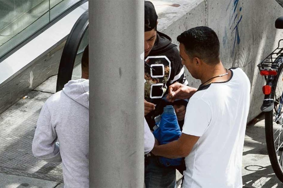 Drogendeals waren im Jahr 2015 am Wiener Platz fast alltäglich.