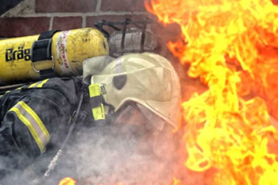Die Feuerwehr konnte nach eineinhalb Stunden den Brand löschen. (Symbolbild)