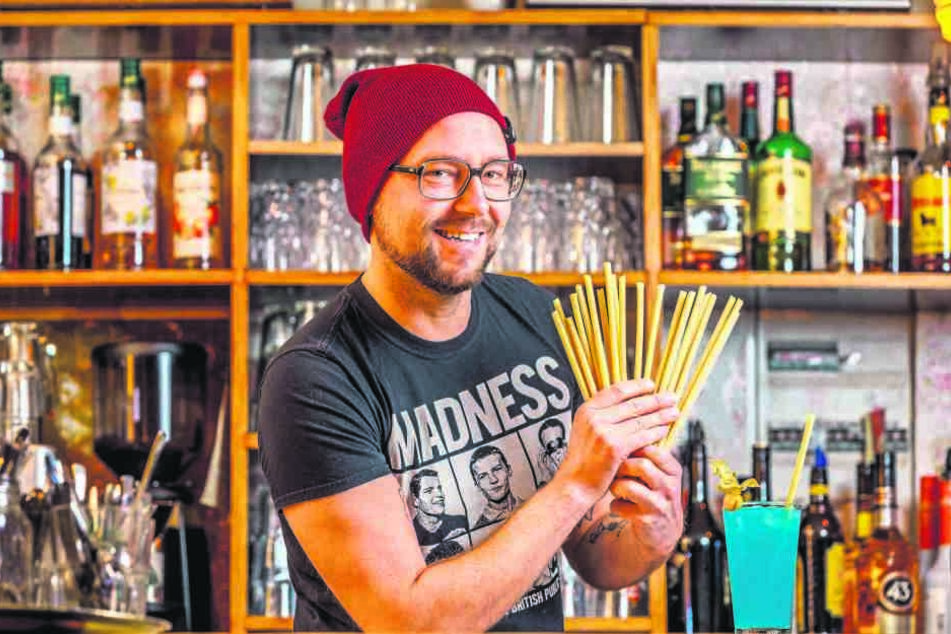 Auf die Nudel gekommen: Gastronom Sascha Reiher (43) serviert die Cocktails in seinen Lokalen nur noch mit Pasta-Einlage.