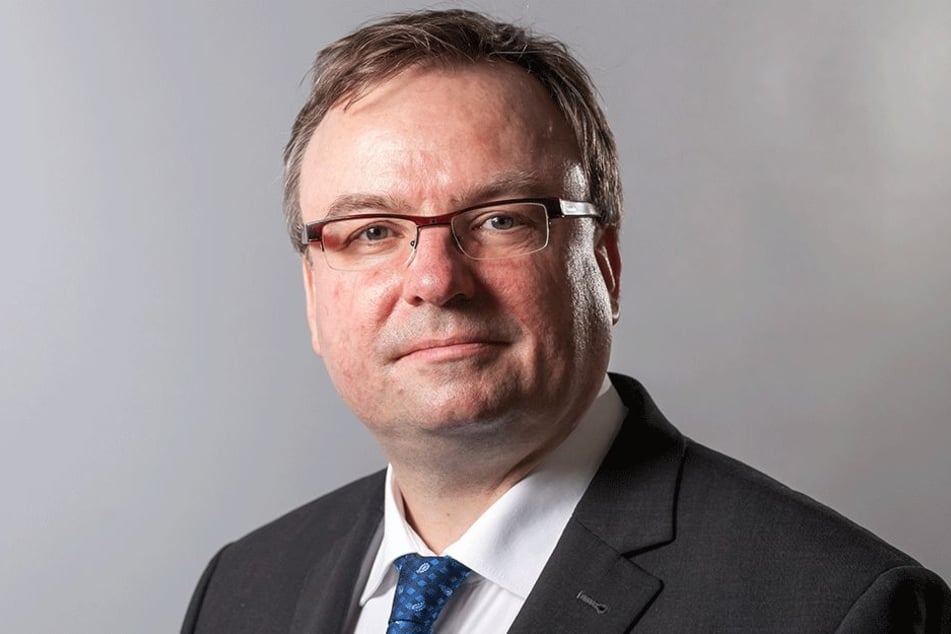 Alexander Haentjens (48, CDU) platzte im Stadtrat der Kragen, sieht SPD und Grüne als Verhinderer besserer Fußwege.